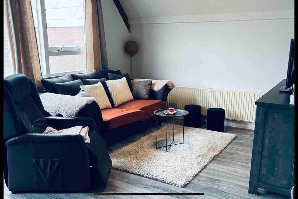 Leuke Bungalow In Noord-Holland Opmeer Екстериор снимка