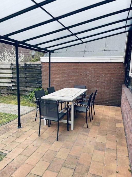 Leuke Bungalow In Noord-Holland Opmeer Екстериор снимка